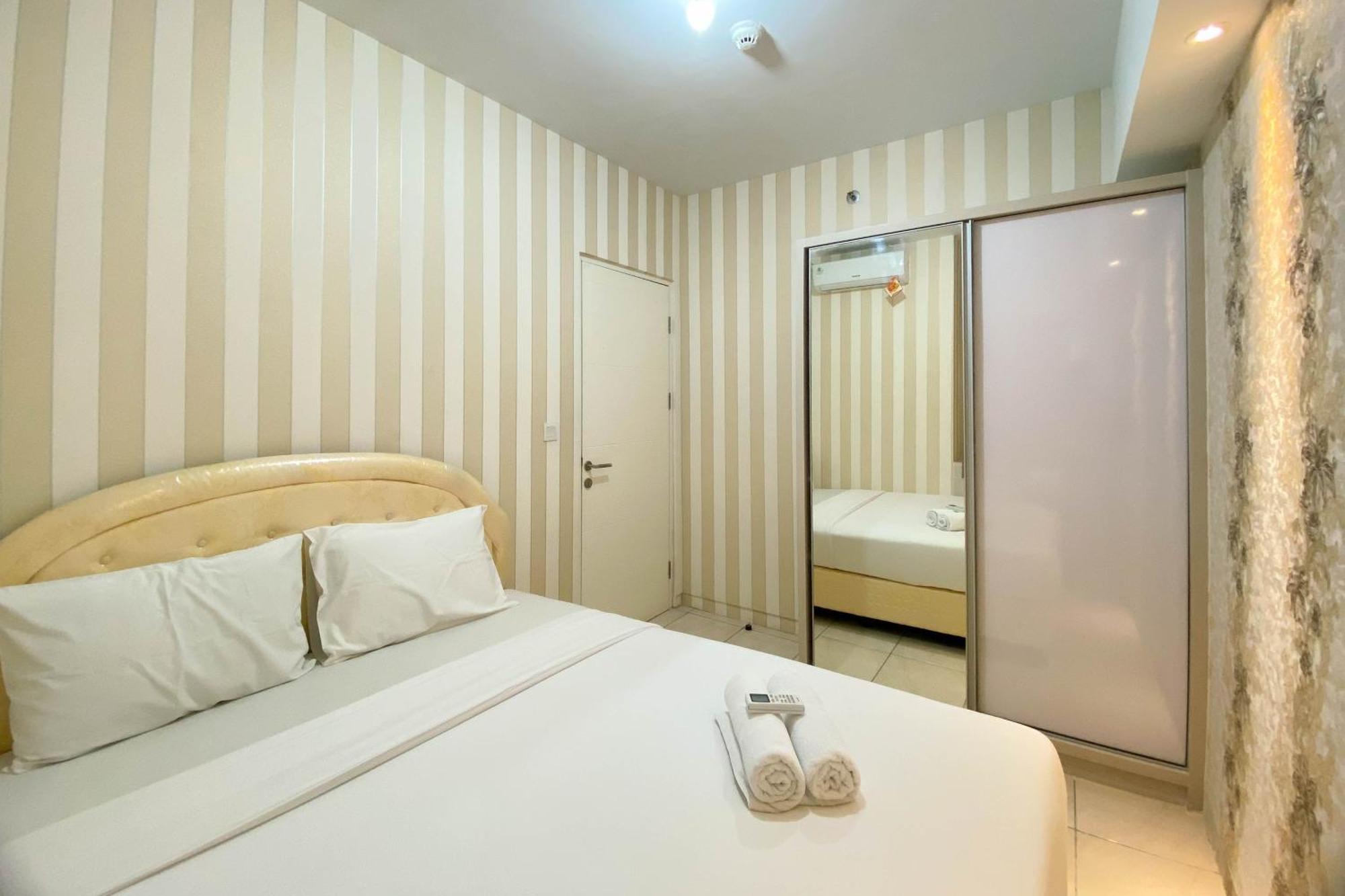 Homey And Comfort 2br At Springlake Summarecon By Travelio Apartemen