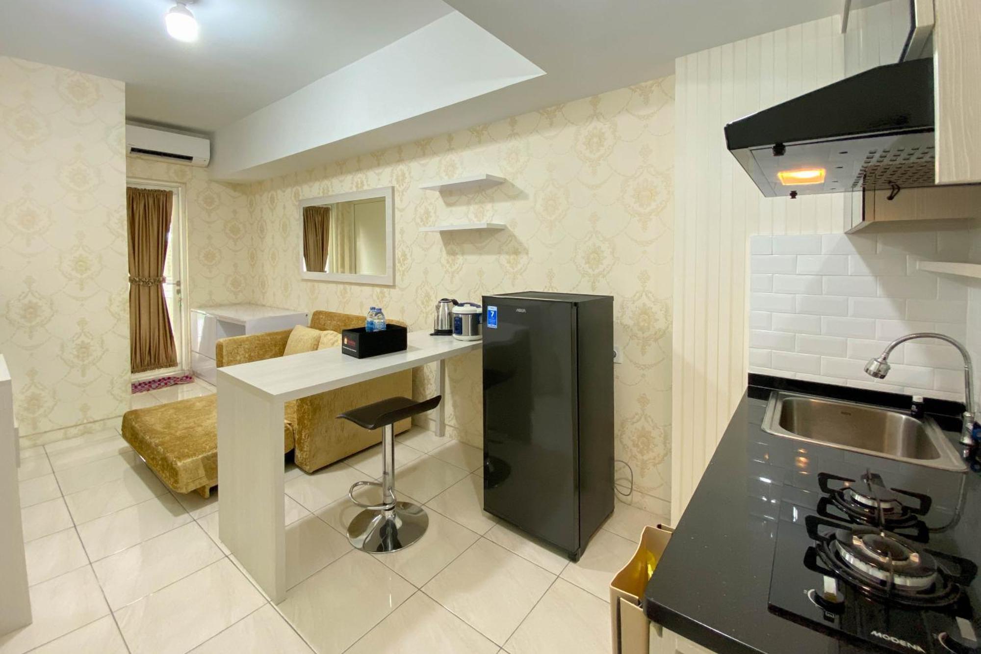 Apartemen Homey And Comfort 2br At Springlake Summarecon By Travelio *