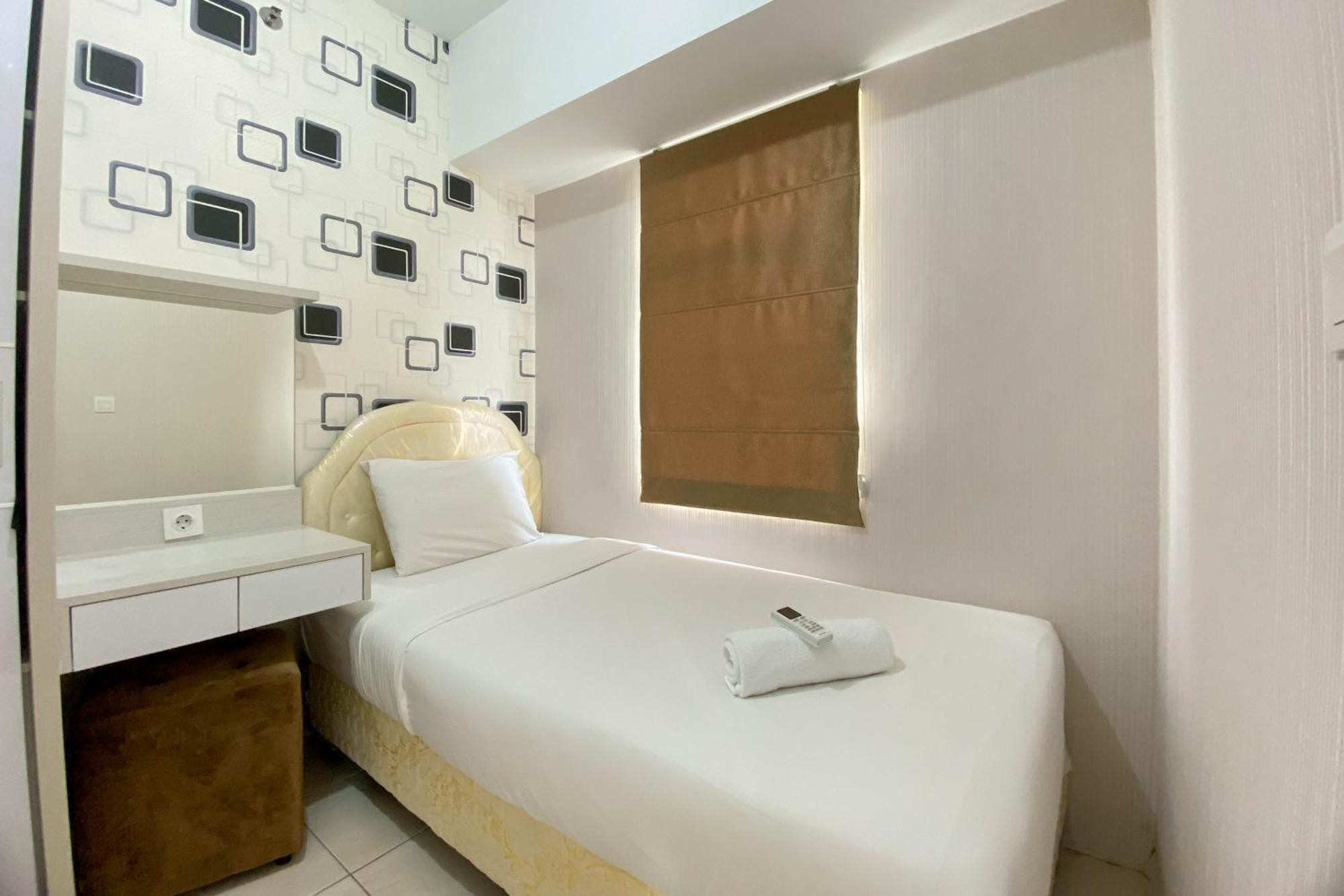Homey And Comfort 2br At Springlake Summarecon By Travelio Apartemen