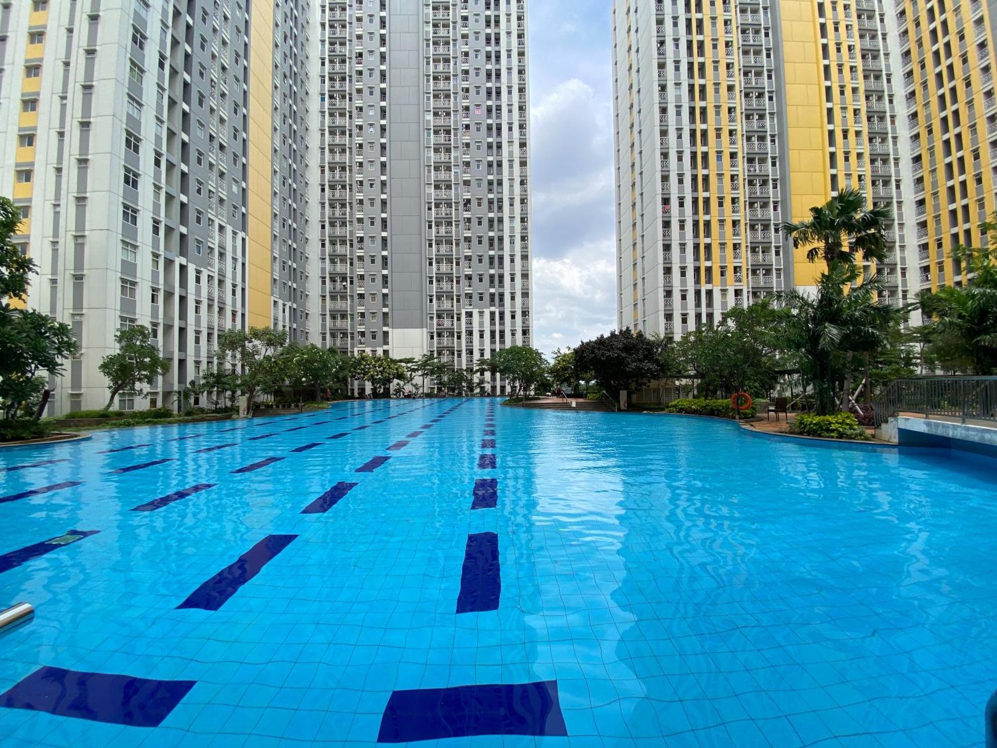 Homey And Comfort 2br At Springlake Summarecon By Travelio Apartemen Bekasi